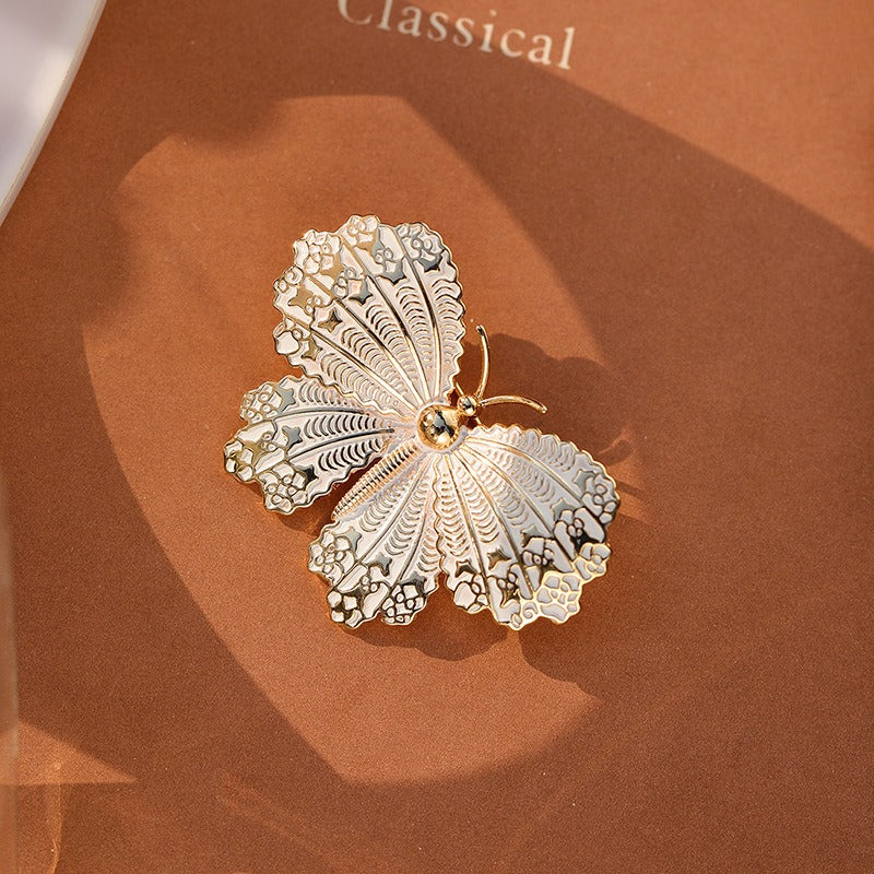 Veile Studios Title
Alloy Butterfly Brooch For Women Classic Insect Pin Jewelry Accessory