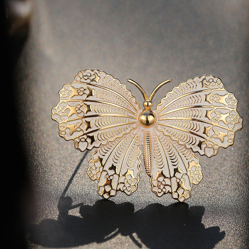 Veile Studios Title
Alloy Butterfly Brooch For Women Classic Insect Pin Jewelry Accessory