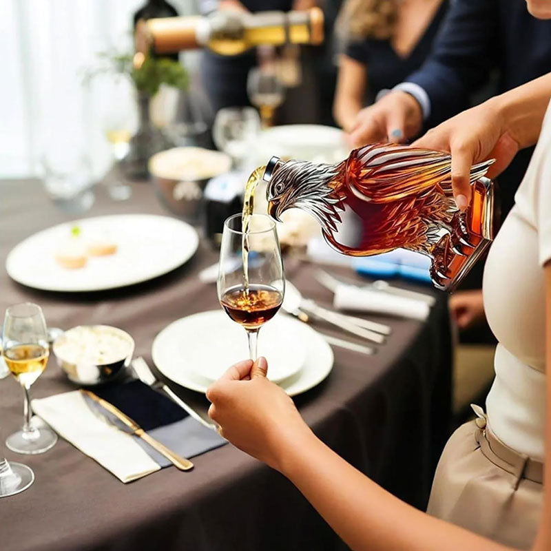 Small Eagle Shaped Whiskey Decanter Exquisite Glass Bottle For Home Decor
