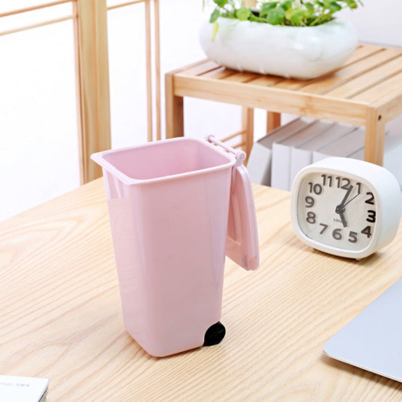 Multifunctional Plastic Storage Bin Desktop Trash Can With Wheel