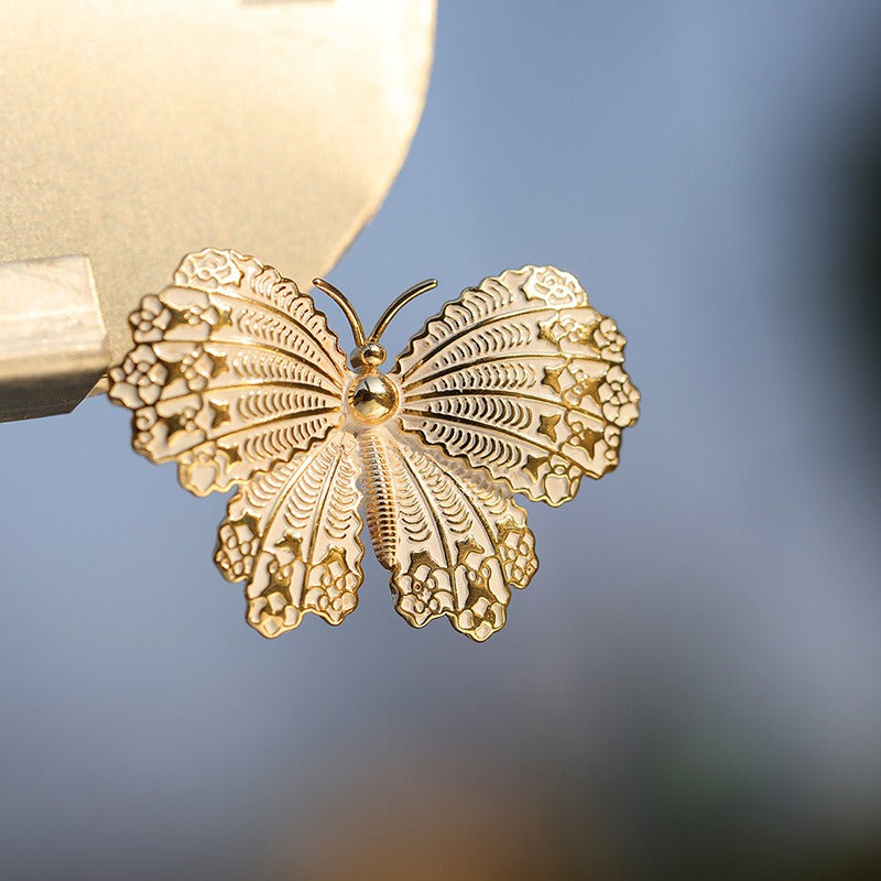 Veile Studios Title
Alloy Butterfly Brooch For Women Classic Insect Pin Jewelry Accessory