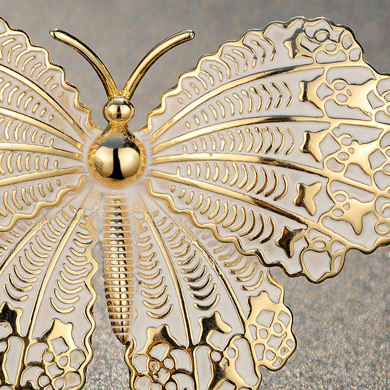 Veile Studios Title
Alloy Butterfly Brooch For Women Classic Insect Pin Jewelry Accessory