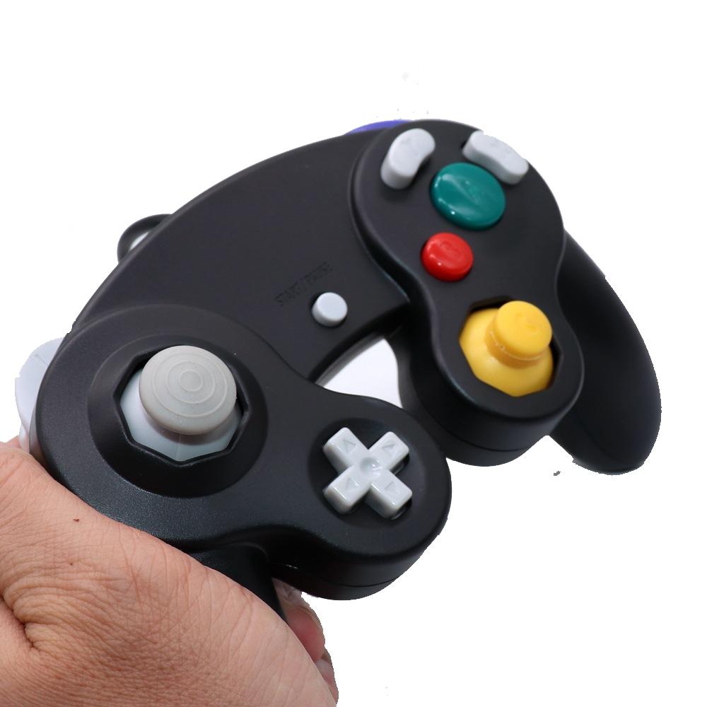 2 Pack Wired Vibrating Game Controllers For Nintendo Ngc And Wii In White