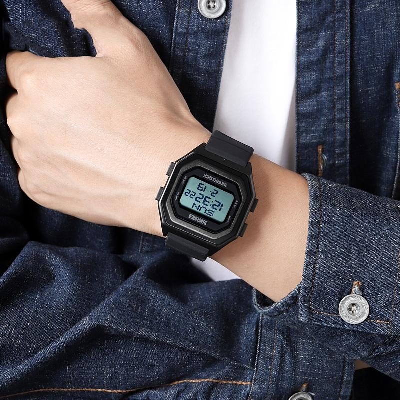 Veile Studios Multi Functional Outdoor Men's Watch With Electronic Timing And Steel Band