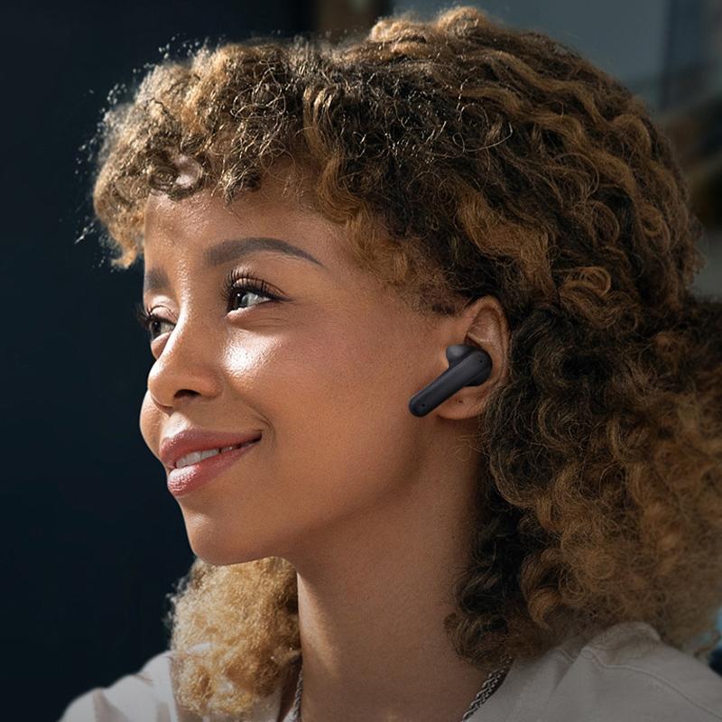 Wireless Noise Cancelling Earbuds With Charging Case Black