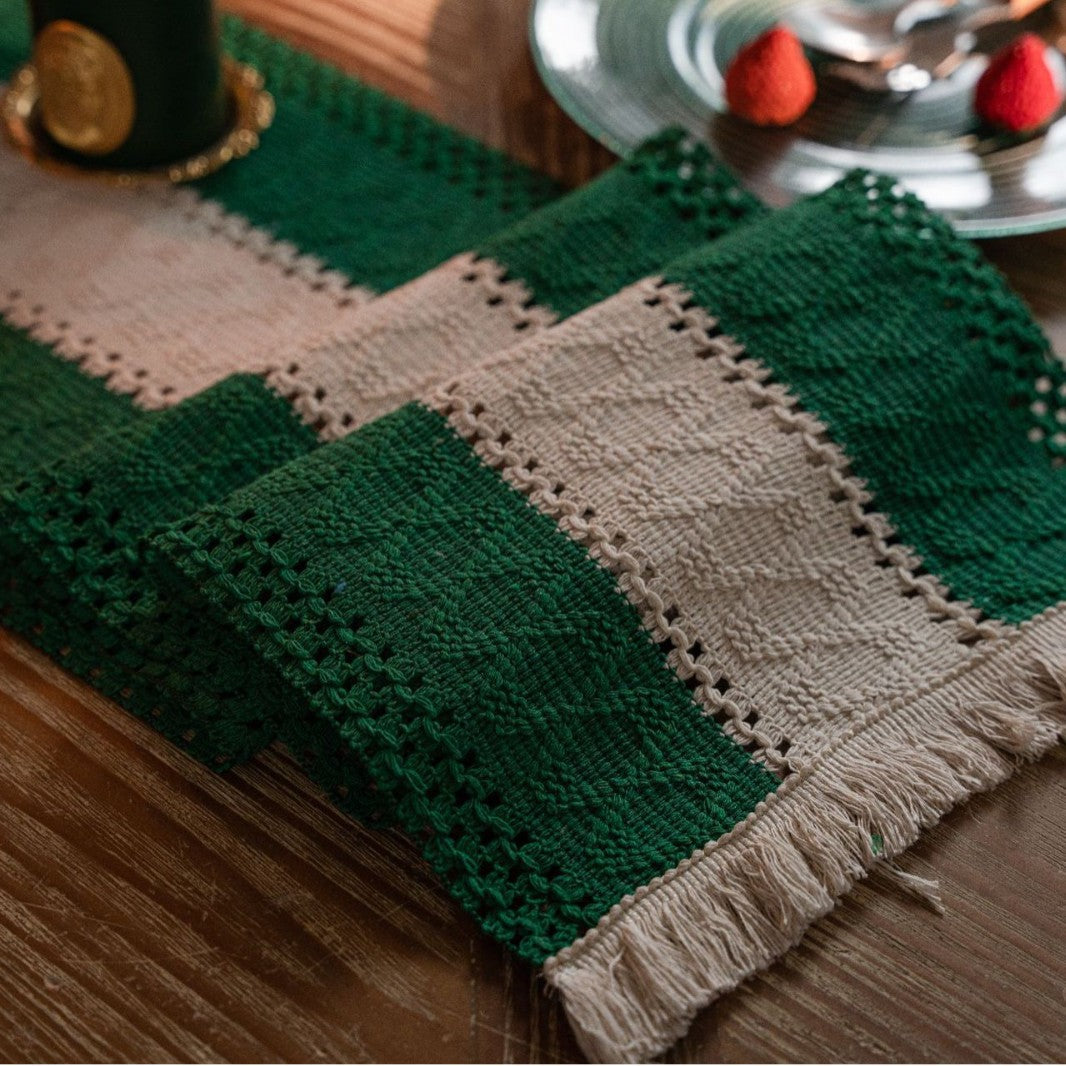 Red Twisted Whiskers Table Flag Vintage Inspired Chinese Runner With Retro Ambiance 30X200cm
