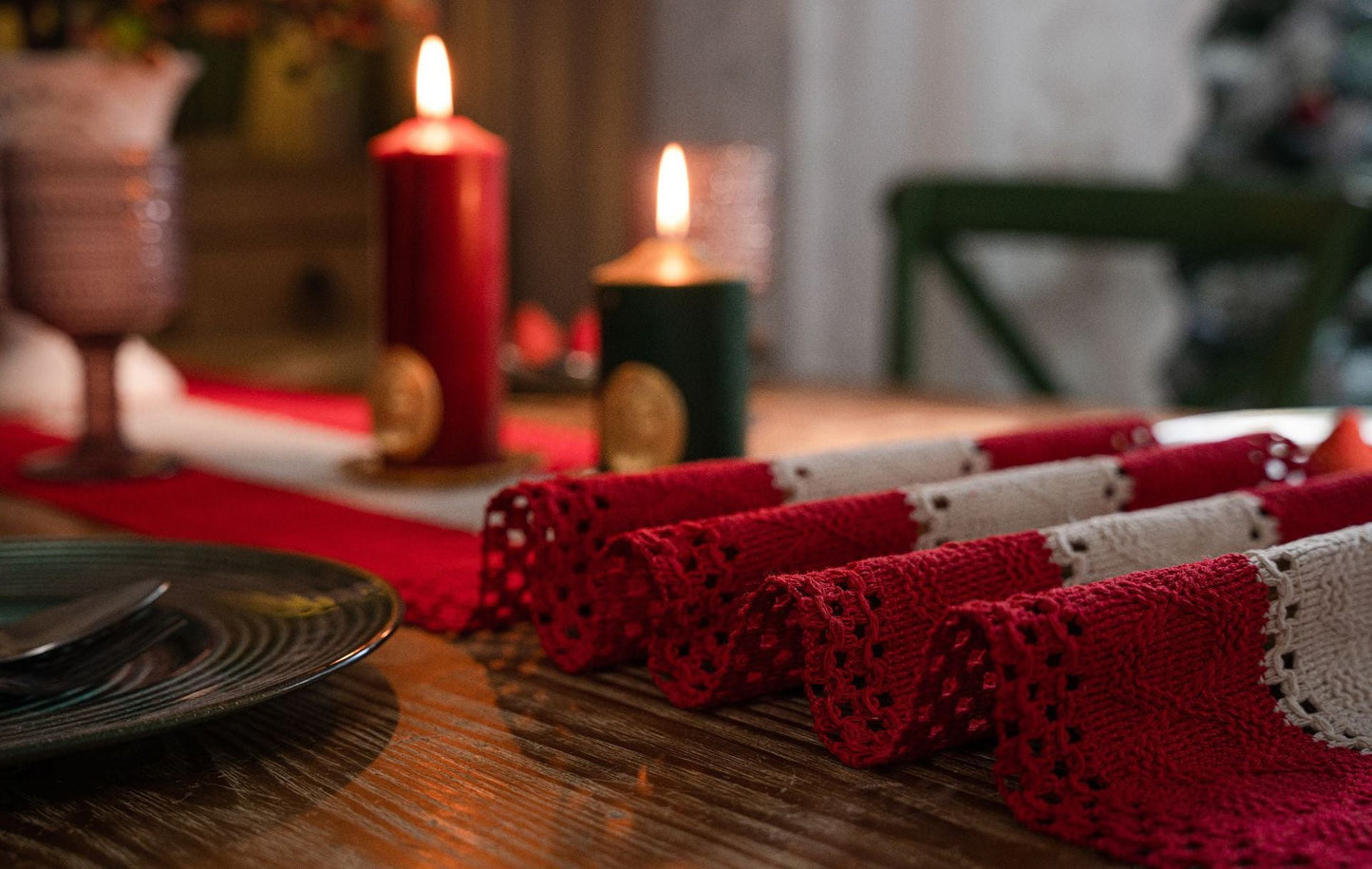 Red Twisted Whiskers Table Flag Vintage Inspired Chinese Runner With Retro Ambiance 30X200cm