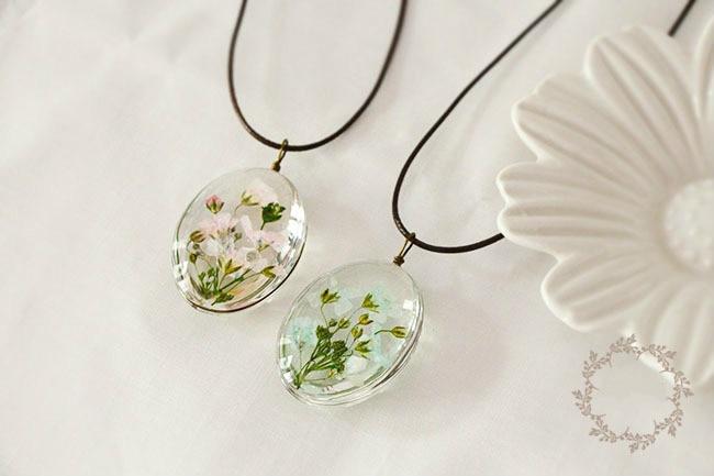 Dried Flower Necklace Gypsophila Floral Boho Glass Pendant Leather Chain