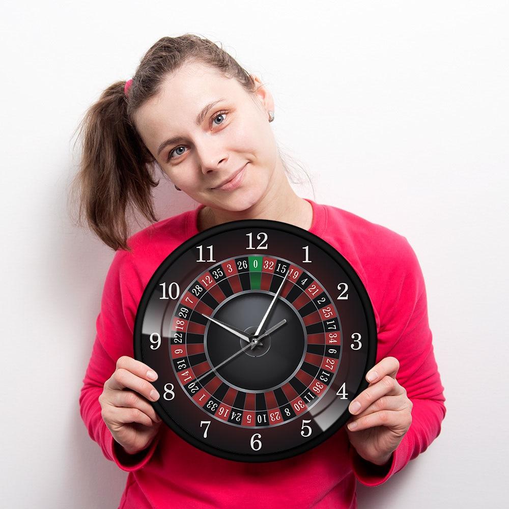 Novelty Casino Poker Roulette Wall Clock Home Decor Bar Room