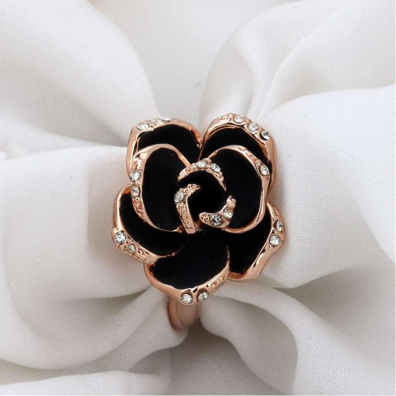Veile Studios Elegant Black Rose Shaped Crystal Rings Women Gold Jewellery