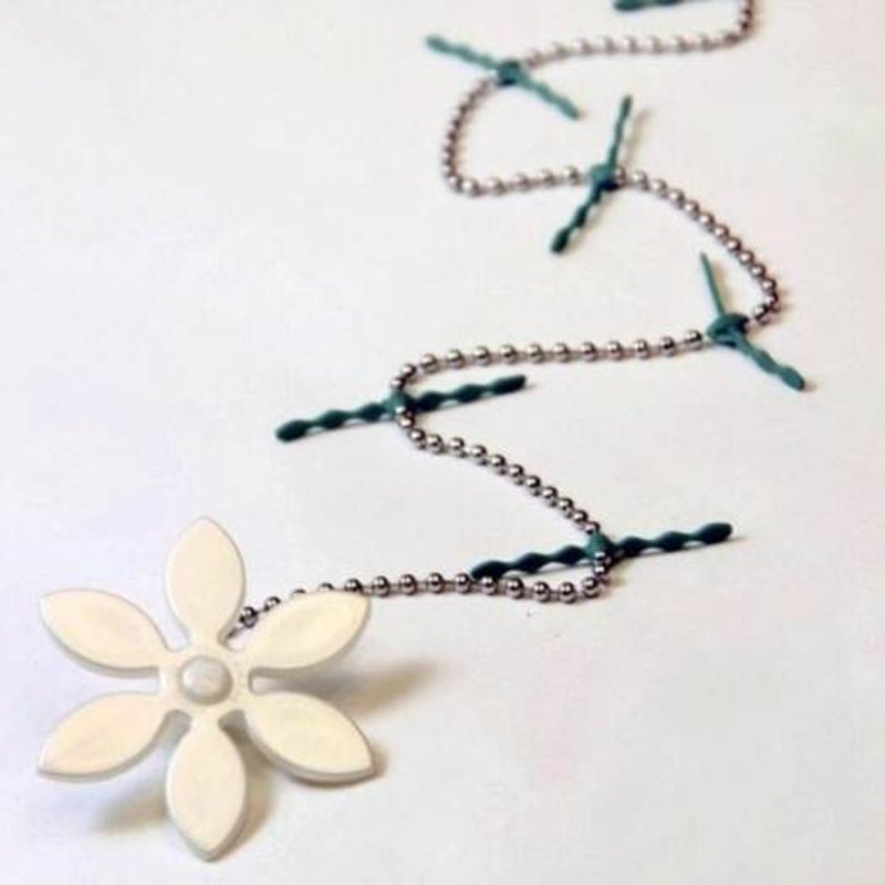 Small Flower Chain Bathroom Sewer Sink Hair Cleaner Cleaning Hook Strip Anti Blocking Device 4Pcs White