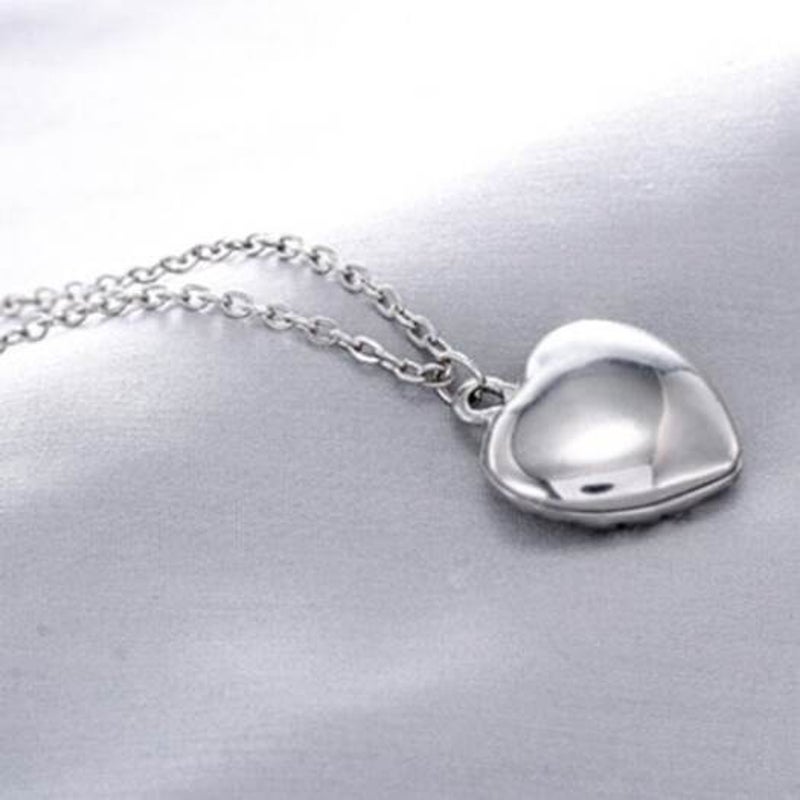Sweet Luminous Heart Necklace For Women Random Color